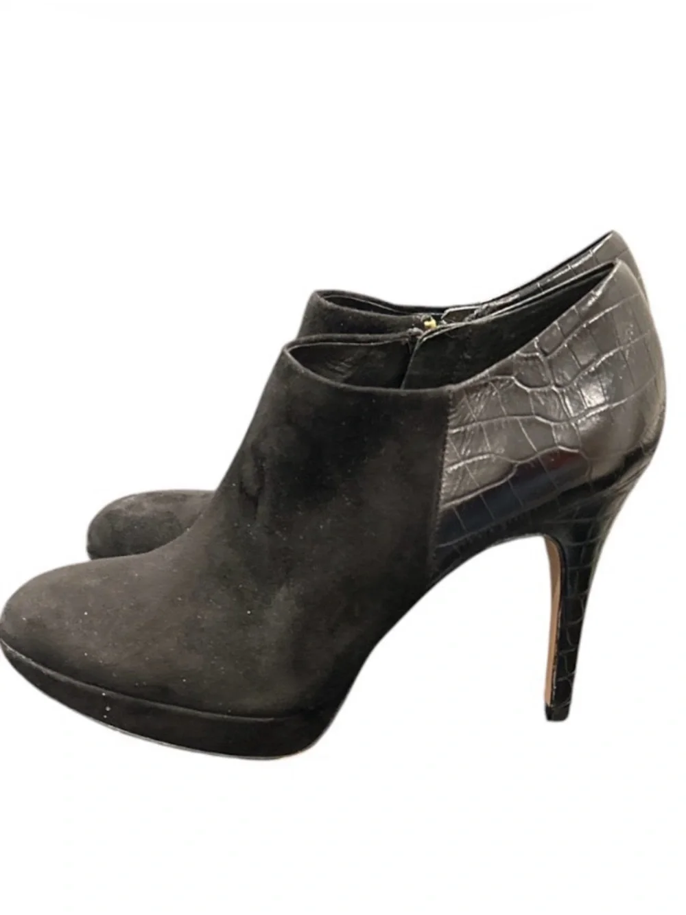 Vince Camuto Elvin Black Suede Croc-Embossed Platform Booties NWOT - Size 8B